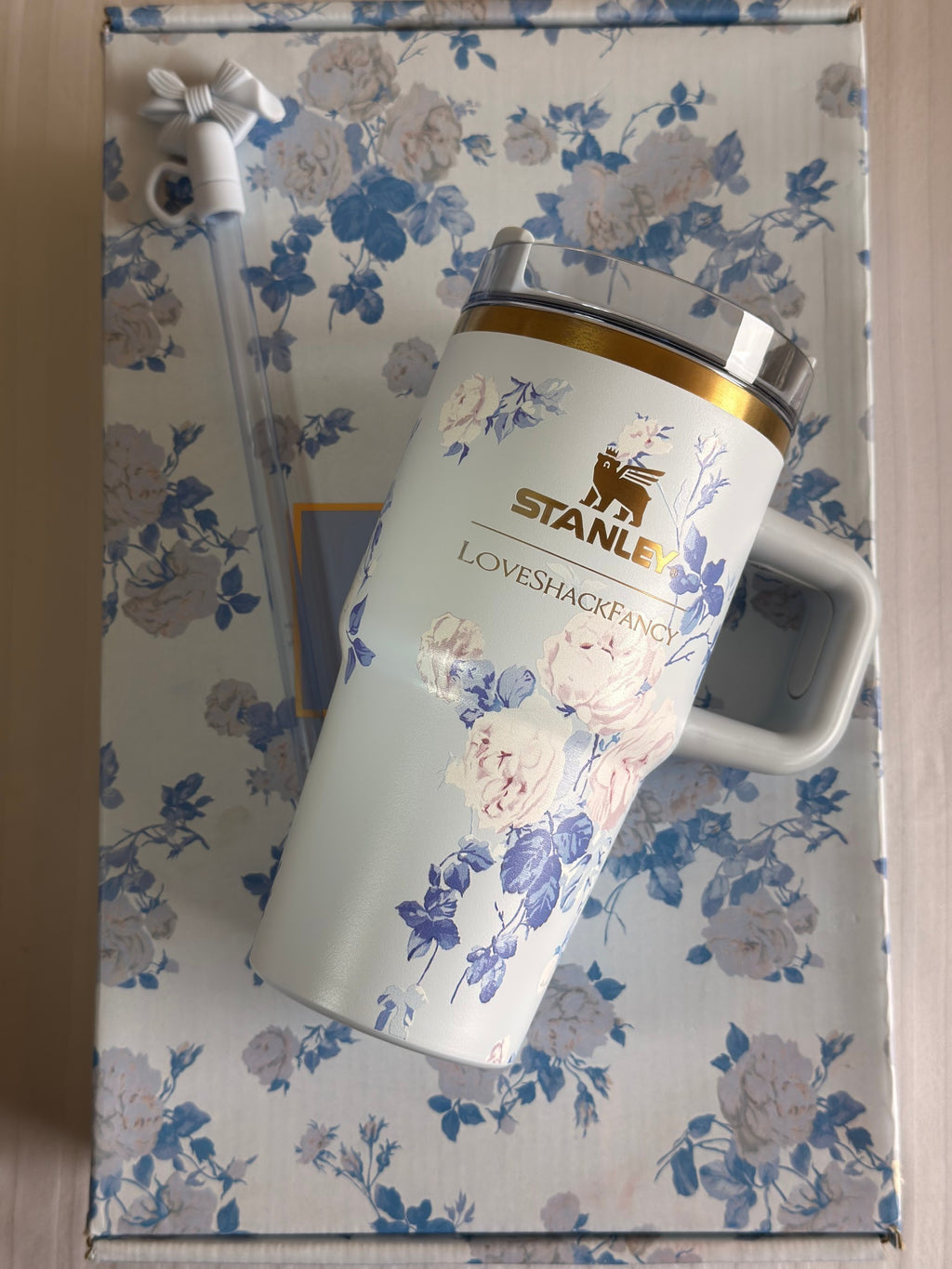 Stanley x LoveShackFancy Floral - 20oz Quencher H2.0 Tumbler